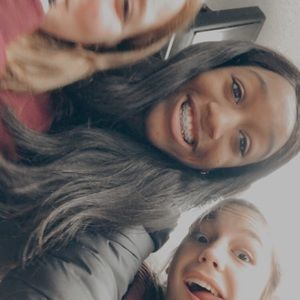 Meet your Posher, Cami